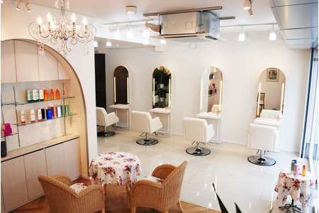 アットホームなサロンがたくさんあります。