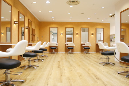 社会保険完備　週休2日制で福利厚生も◎