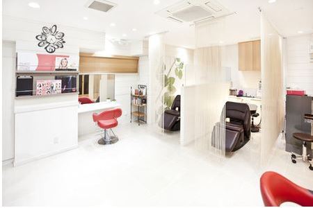 【カラー専門店】ハサミを持たないワークスタイルも歓迎♪