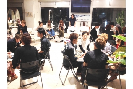 商品開発の他に様々な活動があり、趣味が仕事に活かせることも。