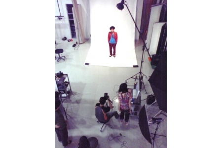 業界・一般紙以外に、オリジナル教科書「伝」なども制作出版。