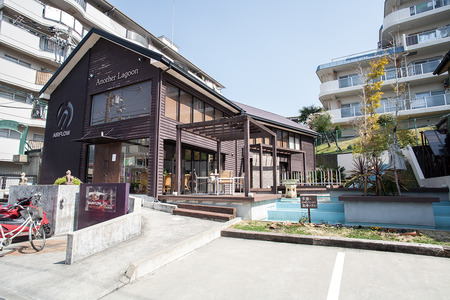 リゾート風のオシャレなお店です！