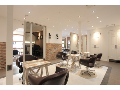 AUBE HAIR miel 広島段原店