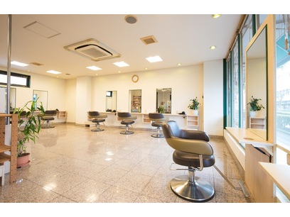 ヘアースタジオ　リーブス　東川口店