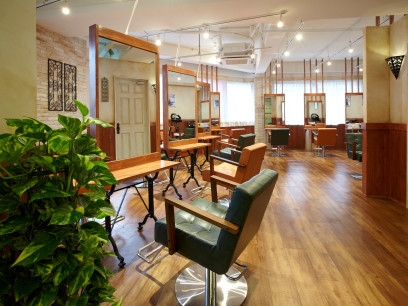 Agu hair wall　三ノ宮