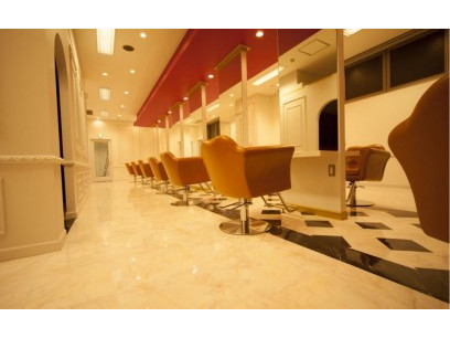 Ursus hair Design by HEADLIGHT　水戸店