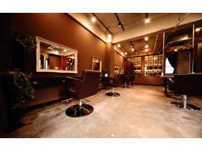 Ursus hair Design by HEADLIGHT　稲毛店