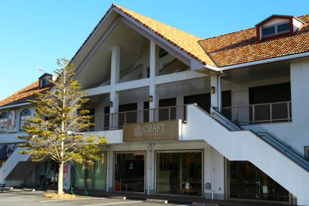 全店広々としたキレイな店内で気持ち良く働けます♪