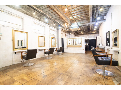 Ursus hair salone by HEADLIGHT　浦安店