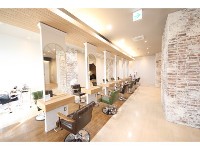 Ursus hair Design by HEADLIGHT　おおたかの森店