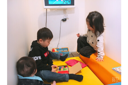 キッズルームも完備☆幅広い世代にご来店頂いております！