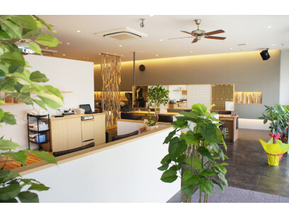 SALONS 福山新涯店