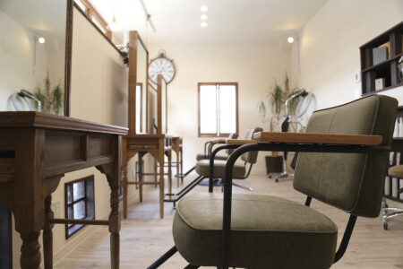 クラシックな店内はお客様もスタッフも癒される空間です！