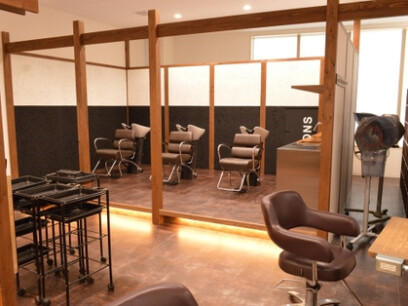SALONS 藤三広店