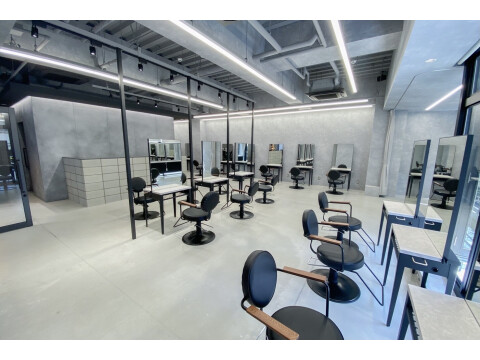 Off White And 大阪店 オフホワイト アンド 大阪市北区 大阪府 のスタイリスト求人 業務委託 フリーランス