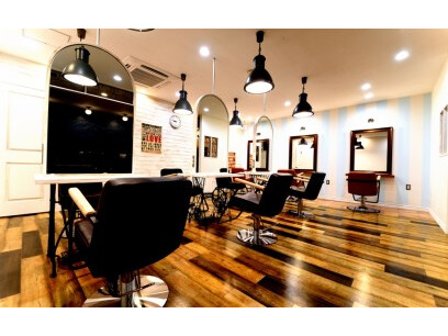 Ursus hair Design by HEADLIGHT　那覇おもろまち店