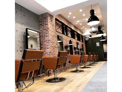 Agu hair towa 摂津富田駅前