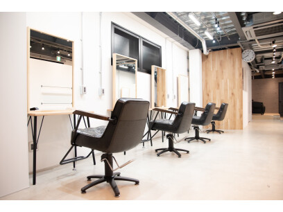 Agu hair mohne 徳島佐古ハローズ前