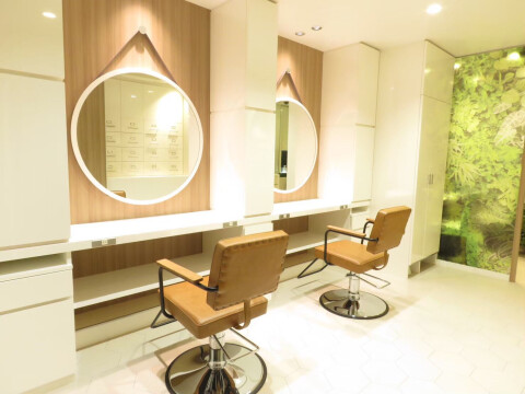 エクステ カラー専門店あるじゃんすー沖縄店 ーtotal Beauty Salonー 中頭郡北谷町 沖縄県 のスタイリスト求人 正社員