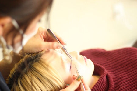 アイ　ネイル　メイク　ヘッドスパ　アップ　も学べる！.