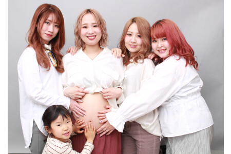 産前産後　育児休暇制度も。　男性も取得可能です！