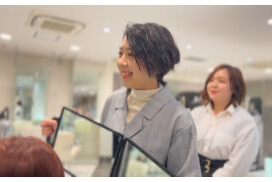 ウキウキ倶楽部　(有限会社ヘアメッセージ)