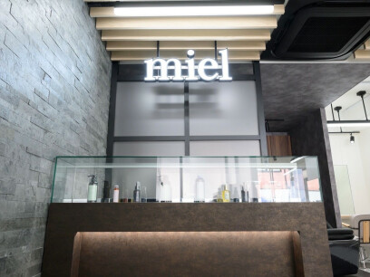 mielhair【ミエルヘアー】 新宿本店