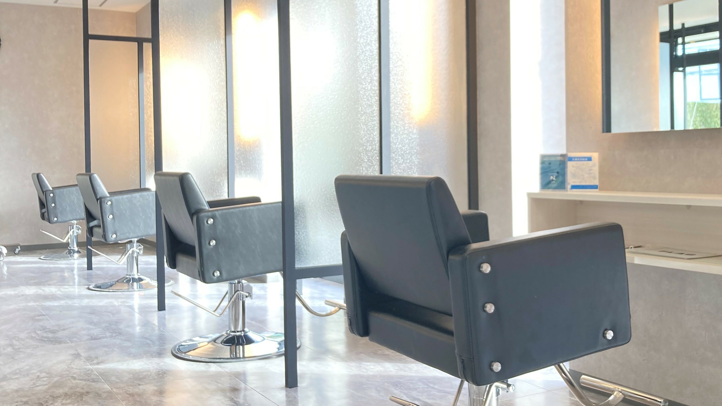 Ursus hair Design by HEADLIGHT 自由が丘店│世田谷区(東京都)のスタイリスト求人(契約社員・パート)