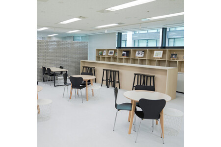 著名なメイクアップアーティストの講演/研修もあります！