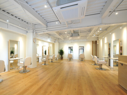 newi uta* (ウタ) 京橋駅前店