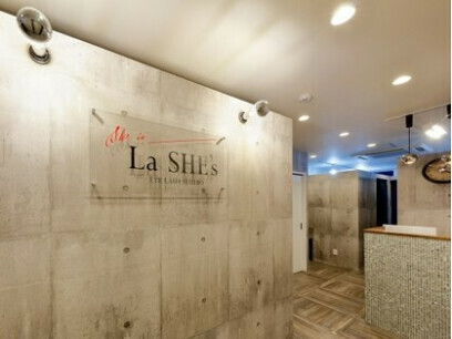 La SHE's 梅田茶屋町店