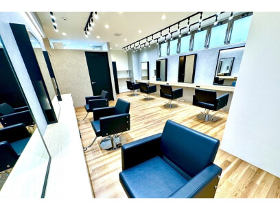 Agu hair cherJR高槻駅前