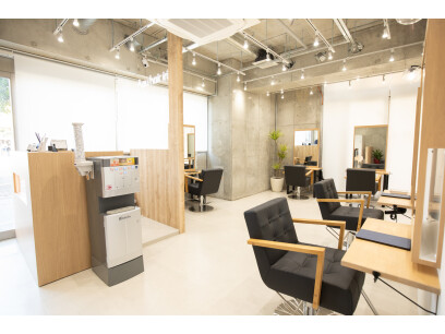 Agu hair iris新所沢