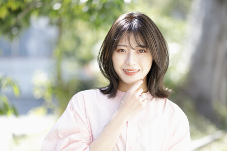 ネイルと、アイデザイナーの募集あり。