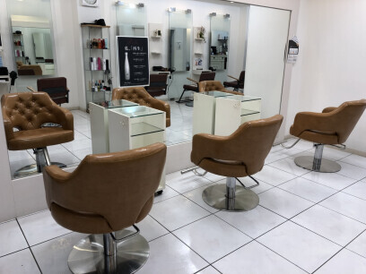 美容室 log hair avec Y 大山店