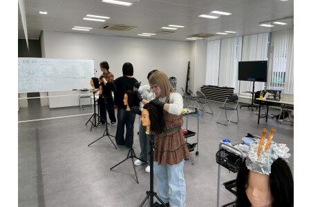 社内アカデミー完備で、10か月デビューを目指せます！