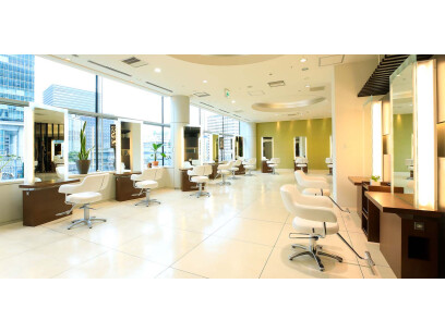 CLAUDE monet H20・AVEDA 東京ビルTOKIA店
