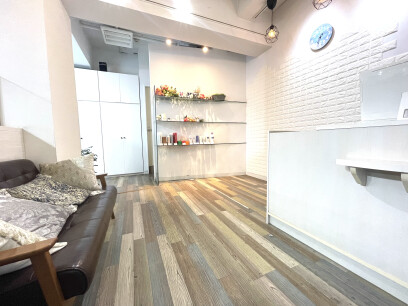 ｎｉｋｅ　池袋　池袋西口店　【ニーケ】