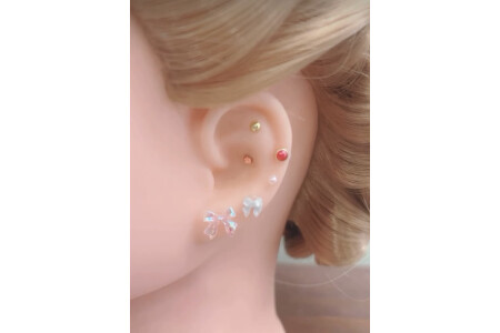 耳つぼジュエリーなど幅広い技術を学べます