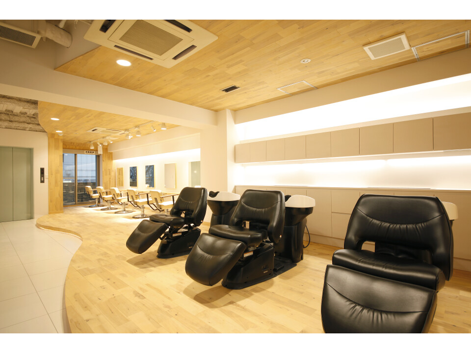 株式会社アンプ