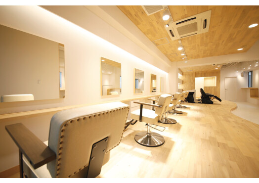 株式会社アンプ