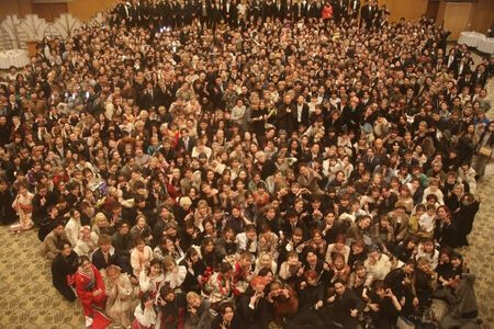 全スタッフ数は1700名‼