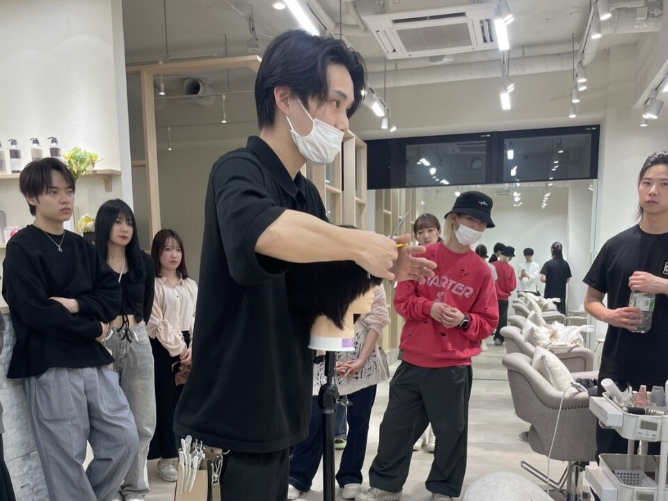 am 【アム】／株式会社am