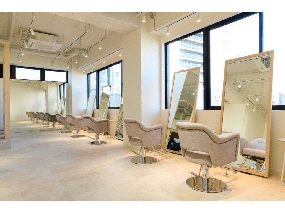 am 【アム】／株式会社am