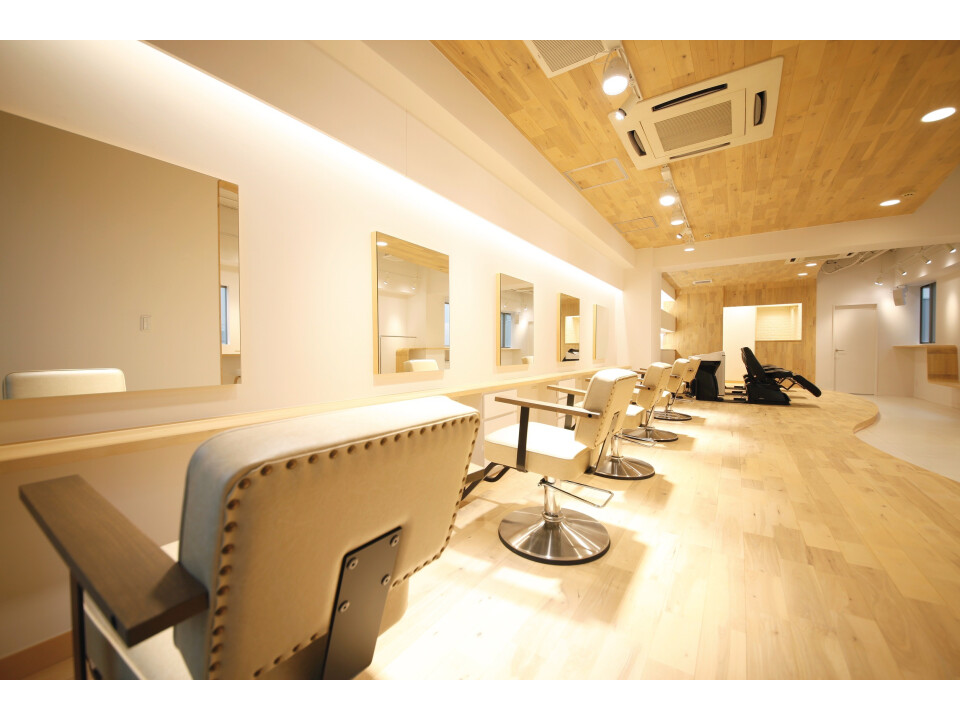 株式会社アンプ