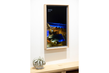 いろんな映像が流れる窓