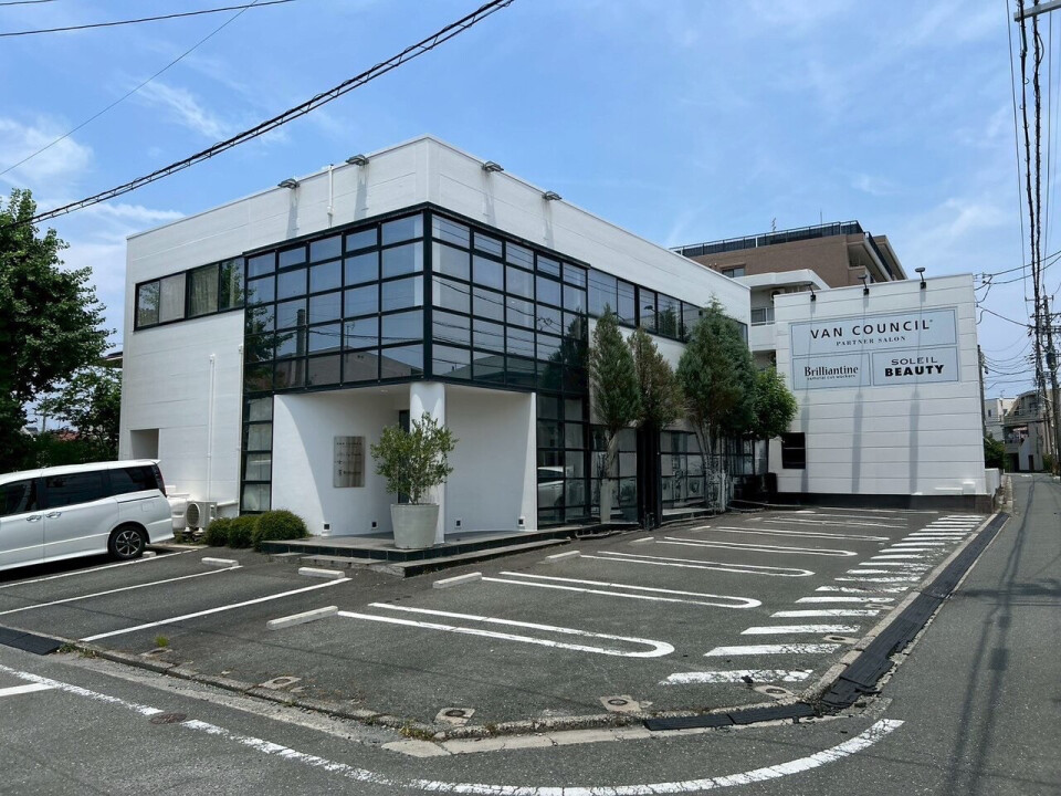 株式会社エイティーン・インターナショナル