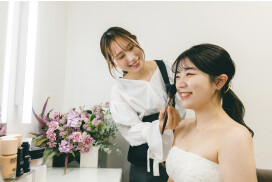 株式会社デコルテ・ホールディングス