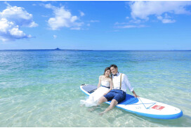 株式会社デコルテ・ホールディングス