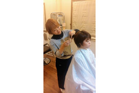 有限会社HOALOHA／美容室FRERE